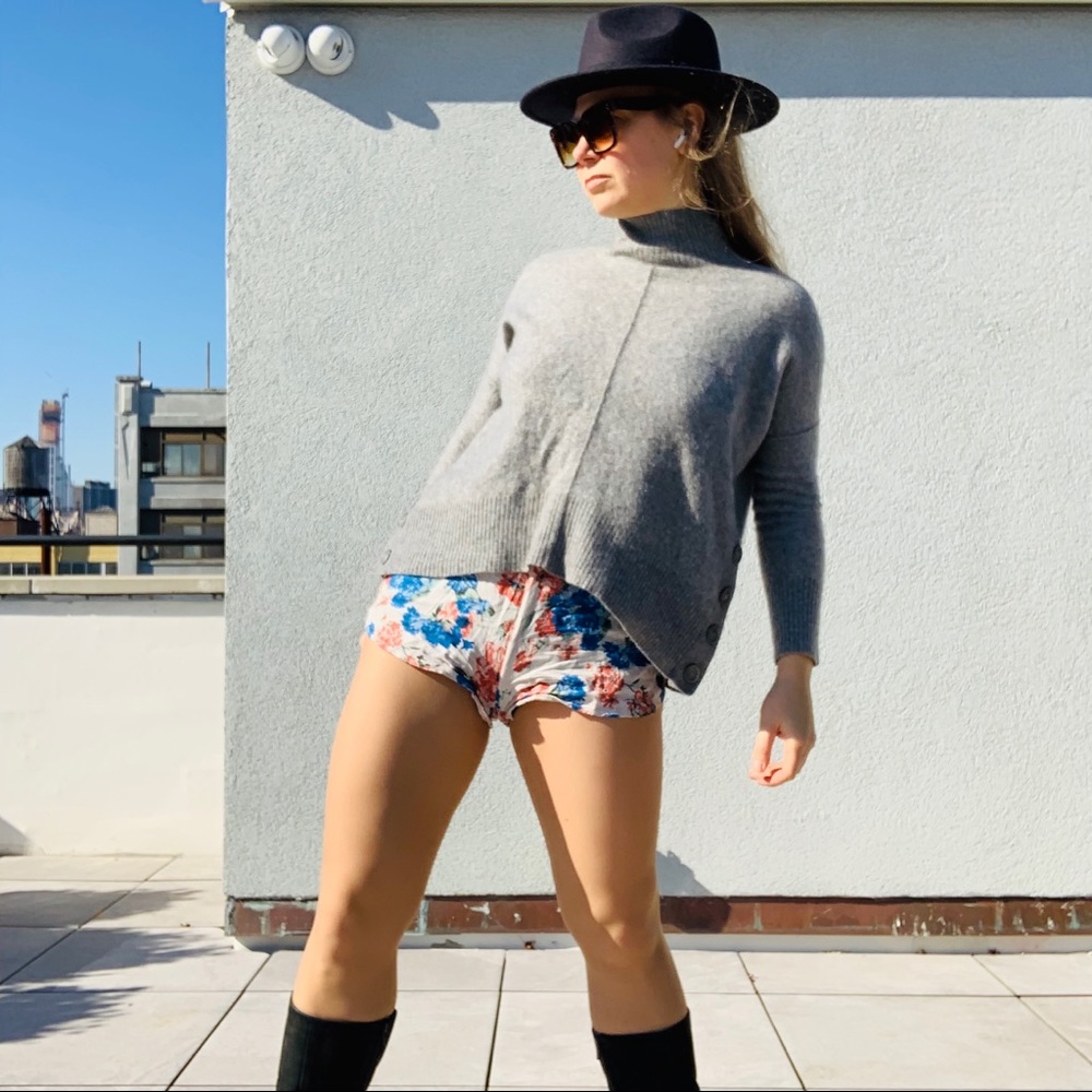 Cynthia Rowley 100% Cashmere Hi-Lo Button Sweater